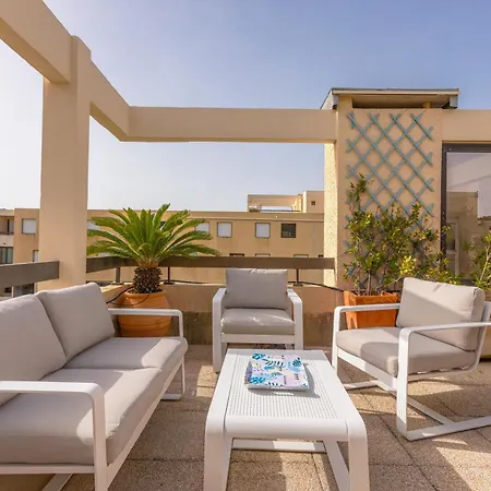 De La Apartment